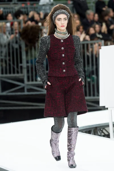 Look 14